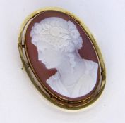 ANHÄNGER / BROSCHE 585/000 Gelbgold mit Kamee. Ca. 45x30mm, Brutto ca. 21,4g A PENDANT / BROOCH