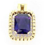 ANHÄNGER 585/000 Gelbgold mit Amethyst, ca. 44x20mm. Brutto ca. 12,6g A PENDANT 585/000 yellow gold