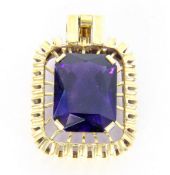 ANHÄNGER 585/000 Gelbgold mit Amethyst, ca. 44x20mm. Brutto ca. 12,6g A PENDANT 585/000 yellow gold