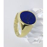 RING 585/000 Gelbgold mit Lapislazuli. Ringgr. 59, Brutto ca. 8g A RING 585/000 yellow gold with
