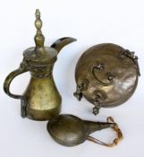 DREI TEILE MESSING THREE BRASS ITEMS