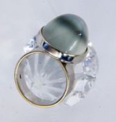 DAMENRING 585/000 Weissgold mit grossem Mondstein-Cabochon. Ringgr. 61, Brutto ca. 17,7g A LADIES