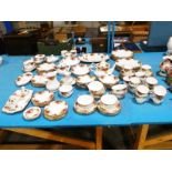 Extensive Royal Albert Old Country Roses Table Service for up to 13 places, 118 pieces