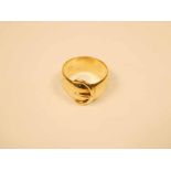 A gentlemans 9ct gold buckle ring, size Y 1/2, 12.7g