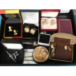 A small tray of seventeen items inc Tie Pins and Cufflinks