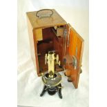 Leitz Microscope, signed to the front E Leitz Wetglar no.184507 on polished brass and matt black