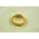 A 22ct gold Wedding Bank size L 5.2g