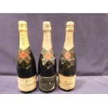 Three bottles of Moet et Chandon champagne, 75cl 12%