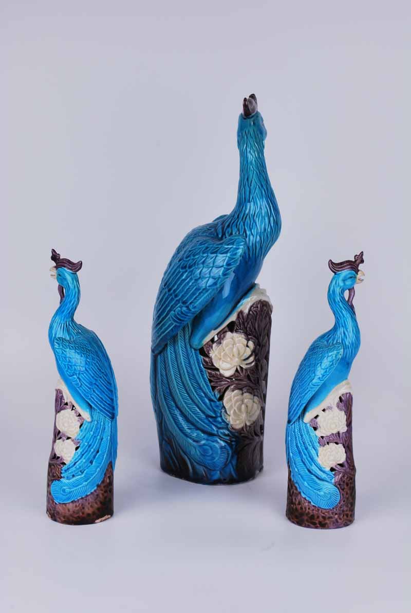 A large Qing dynasty Fenghuang (phoenix) and garniture in teal glaze and on aubergine and ivory - Image 3 of 5