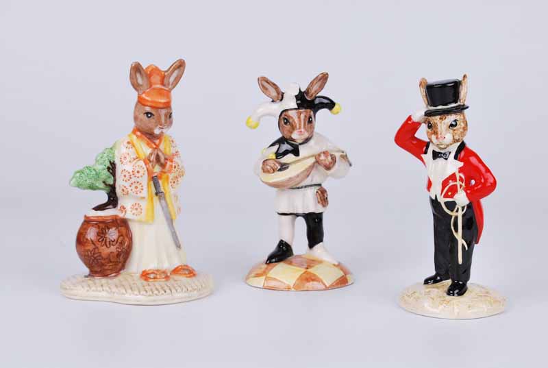 Three Royal Doulton figures 'Samurai Warrior', 'ringmaster', 'jester' A/F