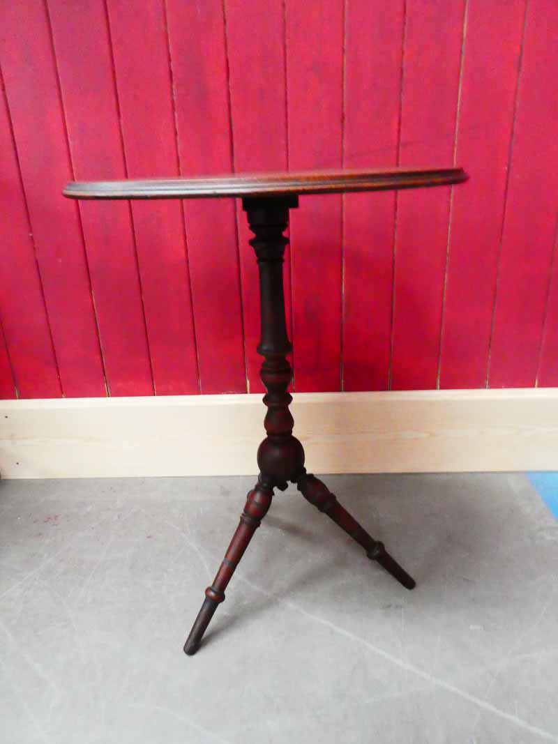 A late Victorian mahogany Gypsy Table on turned tripartite column base 55 cm dia. X 72.5 H - Image 2 of 2