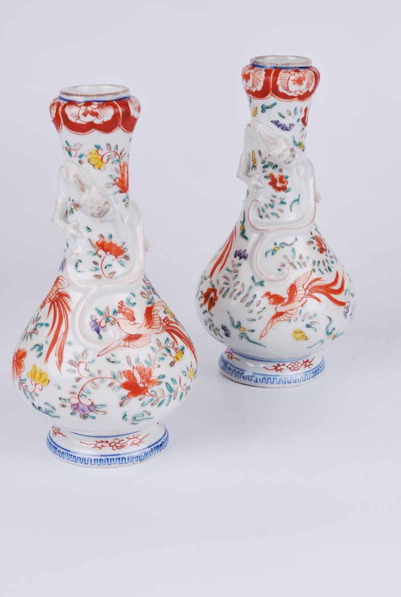 A pair of 19th Century Chinese porcelain Wucai footed gourd vases with applied kylin winding - Image 2 of 4