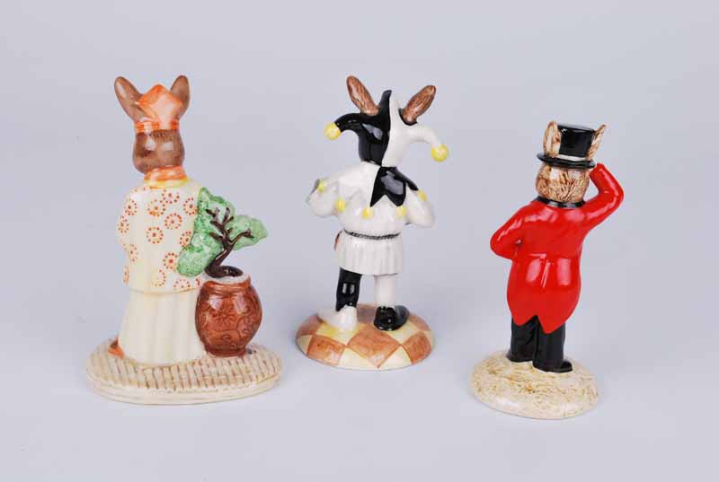 Three Royal Doulton figures 'Samurai Warrior', 'ringmaster', 'jester' A/F - Image 3 of 3