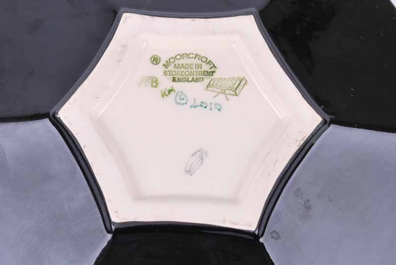 A Moorcroft hexagonal sideplate in the Café au Lait pattern by Emma Bossons, dated 2010 and with - Image 3 of 3