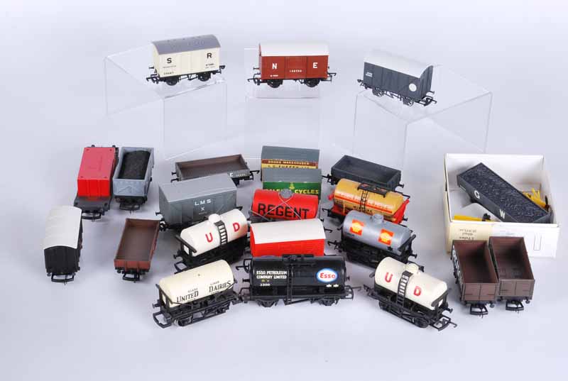 Collection of 50 plus railway goods wagons in three boxes all unboxed - Image 2 of 2