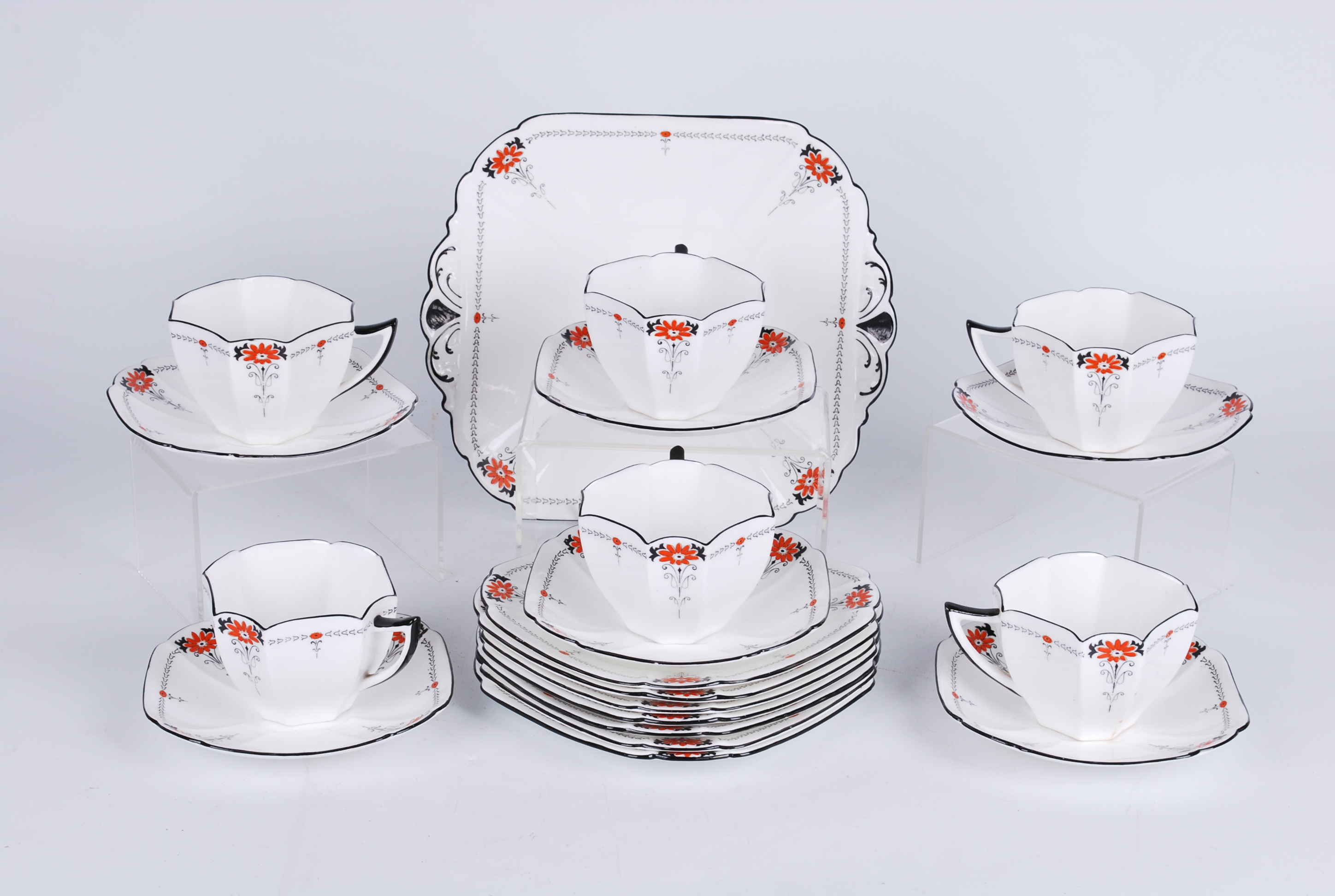 A Shelley Art Deco Queen Anne pattern six setting tea set