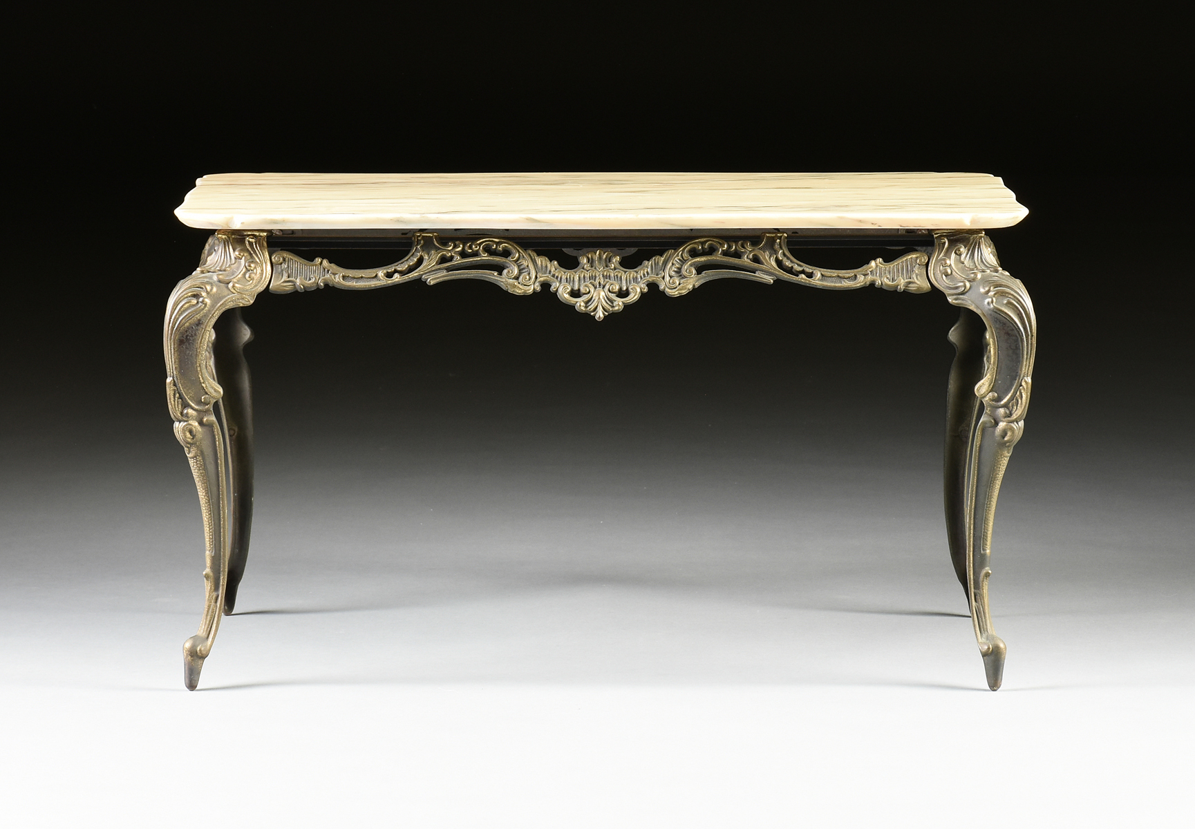 A ROCOCO REVIVAL MARBLE TOP GILT BRASS COFFEE TABLE, EARLY/MID 20TH CENTURY, the serpentine edge - Image 2 of 9