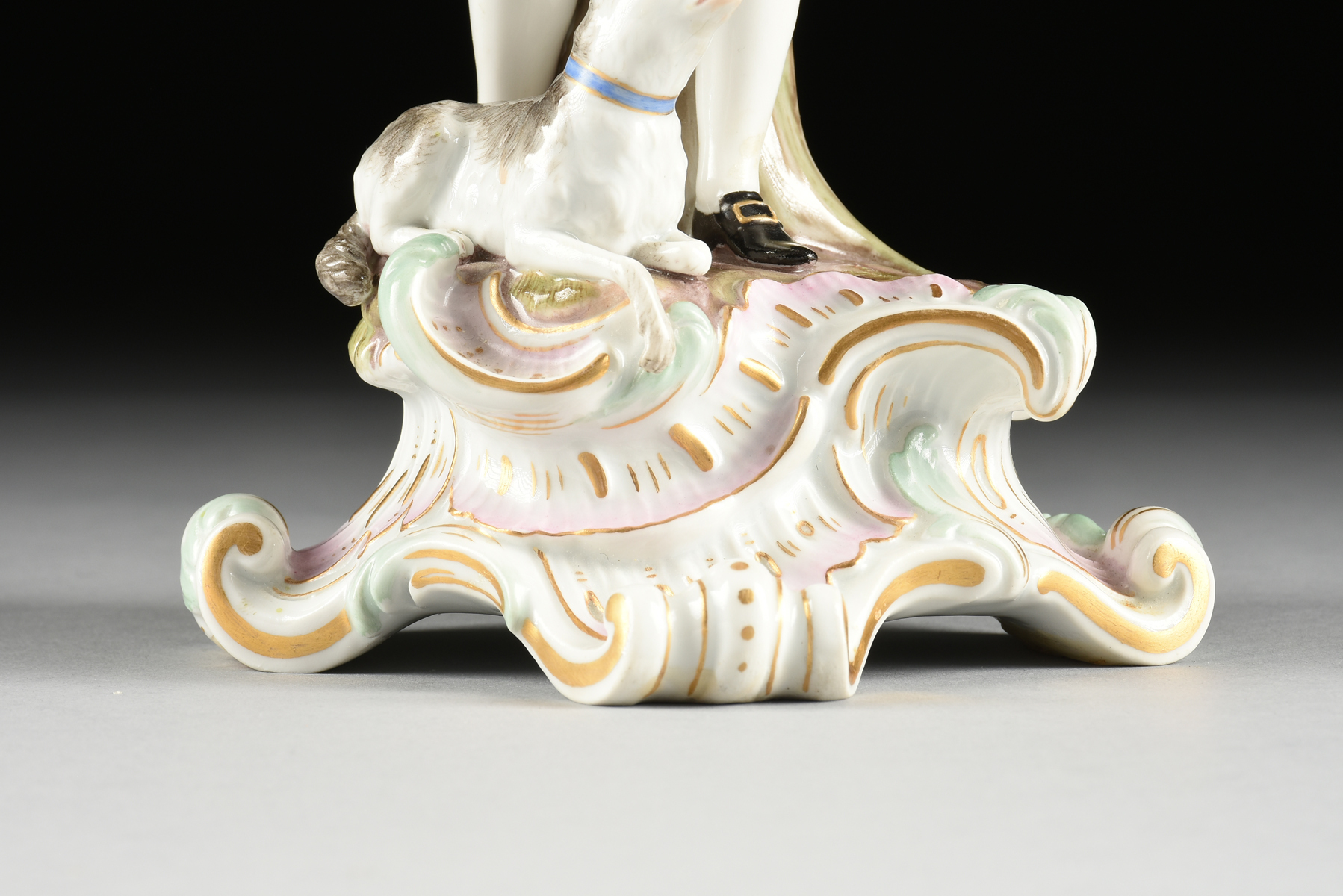 A PAIR OF MEISSEN MUSICIAN FIGURAL CANDLESTICKS, MARKED, LATE 19TH/EARLY 20TH CENTURY, each - Image 8 of 20