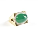 A DAVID WEBB 18K YELLOW GOLD, PLATINUM, DIAMOND, AND CHRYSOPRASE RING, AMERICAN, 20TH CENTURY, the