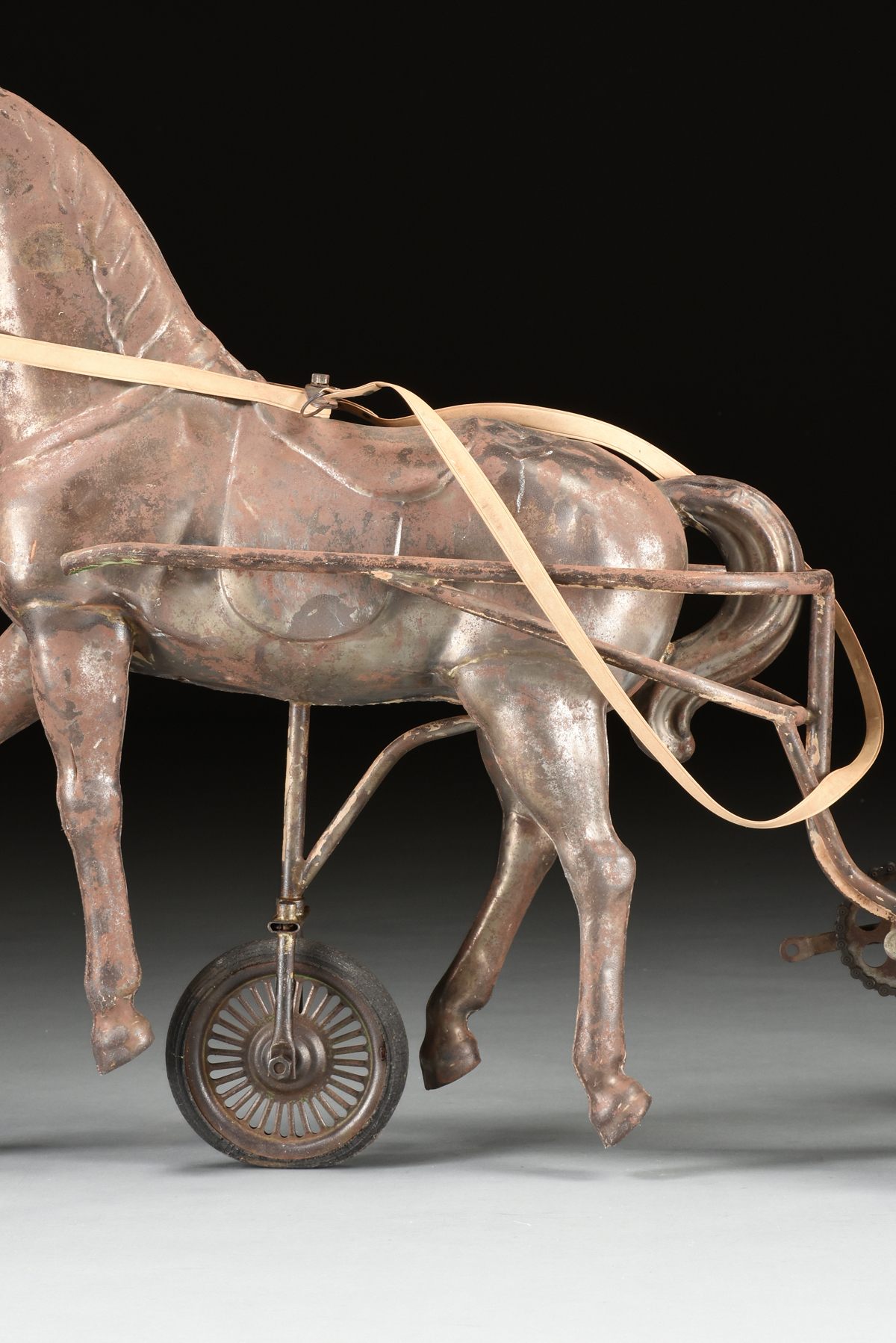 A "SULKY" HORSE DRAWN CHARIOT CHILD'S TIN TRICYCLE, FRENCH, EARLY 20TH CENTURY, modeled as a - Image 5 of 14