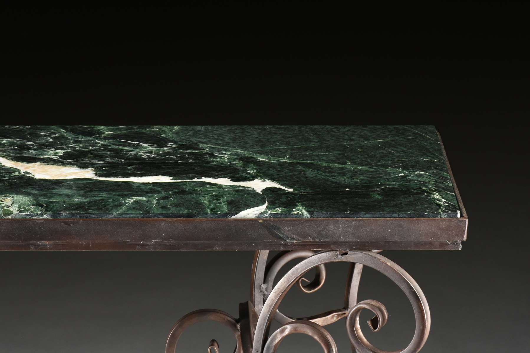 A FRENCH STYLE MARBLE TOPPED PATINATED WROUGHT IRON PASTRY TABLE, MODERN, with a chamfered - Image 6 of 9