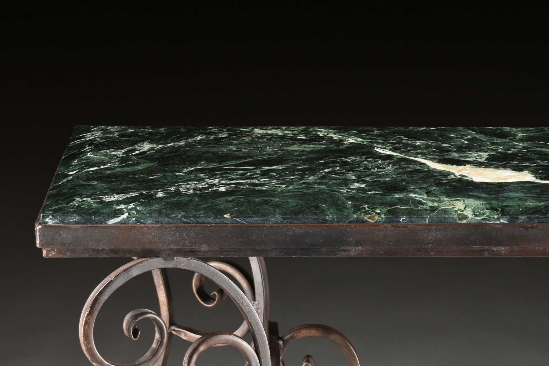 A FRENCH STYLE MARBLE TOPPED PATINATED WROUGHT IRON PASTRY TABLE, MODERN, with a chamfered - Image 5 of 9