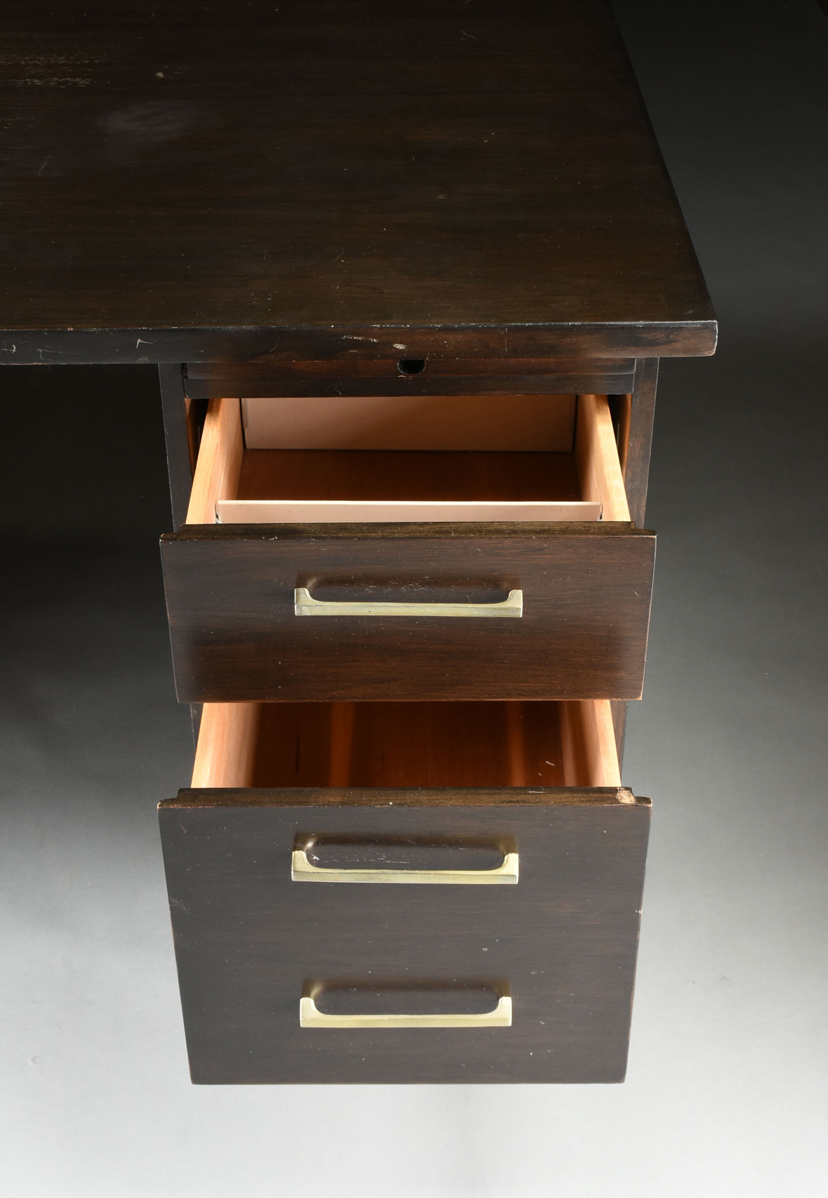 A MODERNIST BLACK STAINED WOOD AND STEEL OFFICE DESK, LAST QUARTER 20TH CENTURY, the rectangular top - Image 8 of 8