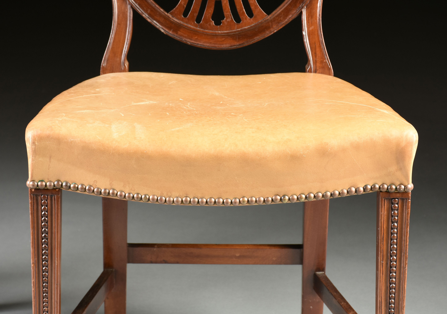 A PAIR OF AMERICAN HEPPLEWHITE STYLE INLAID MAHOGANY OVAL BACK CHAIRS, NEW YORK, EARLY 20TH CENTURY, - Image 5 of 8