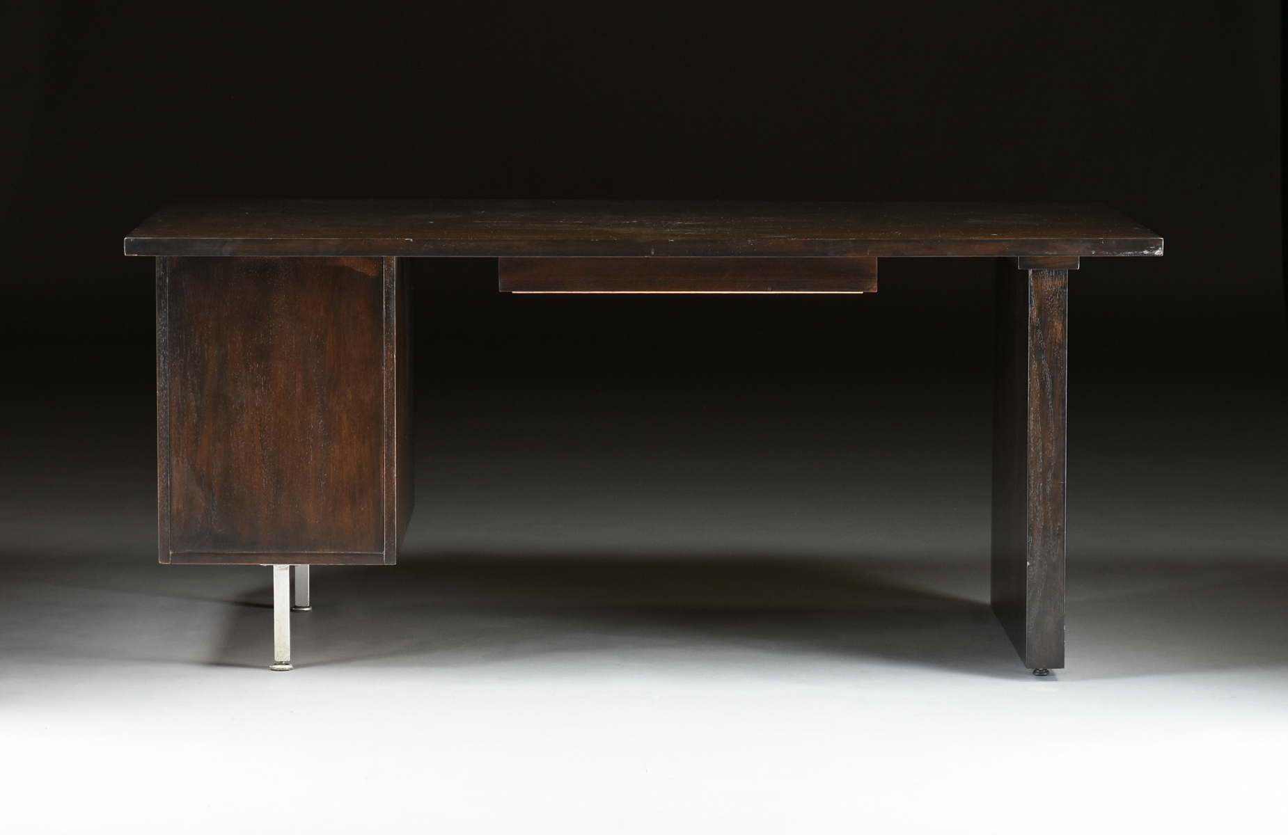 A MODERNIST BLACK STAINED WOOD AND STEEL OFFICE DESK, LAST QUARTER 20TH CENTURY, the rectangular top - Image 2 of 8