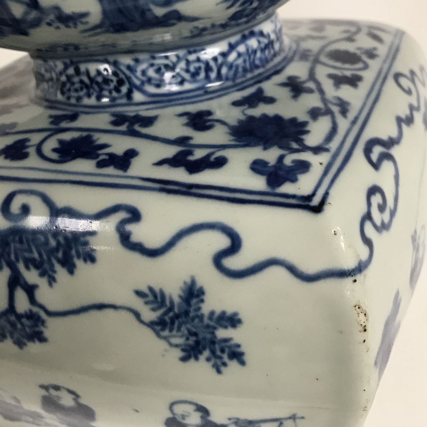 Blue and White Double Gourd Vase - Image 9 of 10
