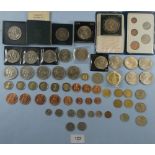 A varied collection of British and World coinage including: Eliz II half pennies, pennies,