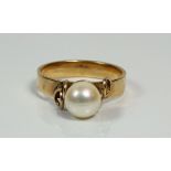 A 14k gold Chinese pearl ring, size Q, 4.5gm