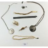 Various jewellery including horse medallion and riding crop brooch
