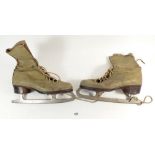 A pair of ladies ice skates Hudora Marathon skates 10 1/4 ", boots size 5/6