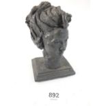 A lead head of a woman - 12cm