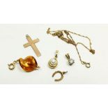 A selection of 9 carat gold items including a 9 carat gold necklace and pendant etc - 6g