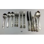 A good quality King's pattern silver plate matched cutlery set comprising: eight dinner knives,