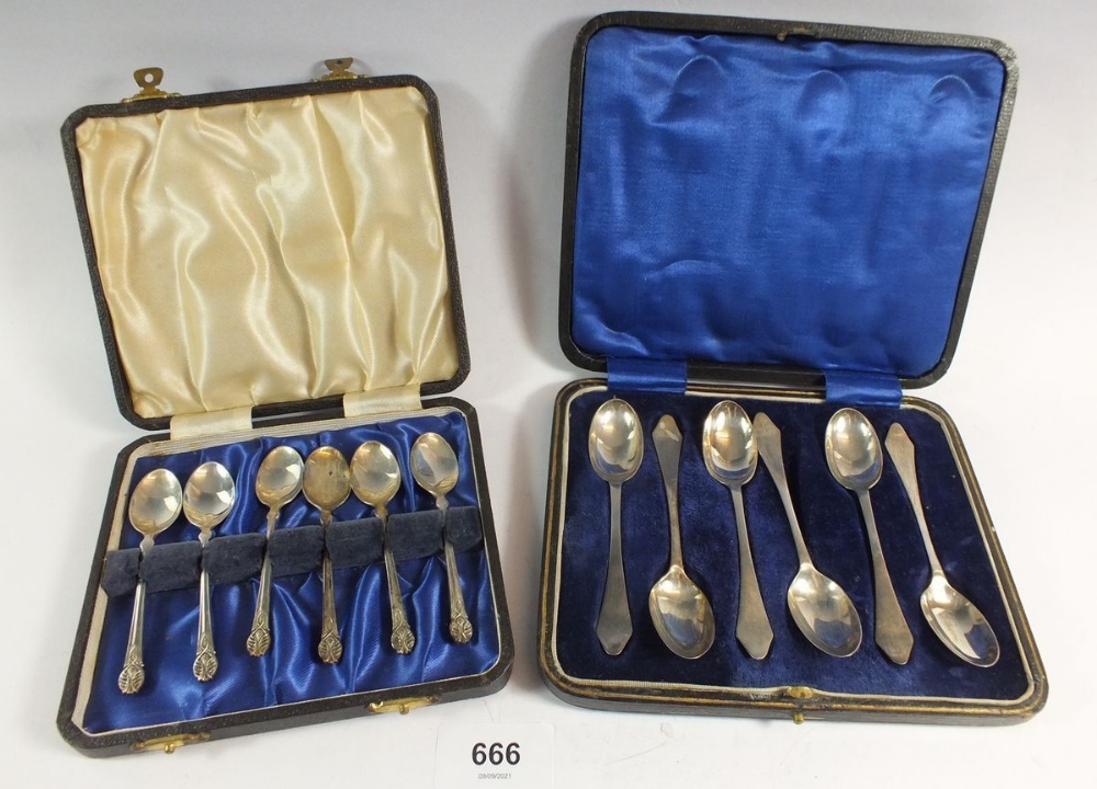 Two sets of cased silver teaspoons, Birmingham 1920 and Chester, 1918, Combined weight 102g