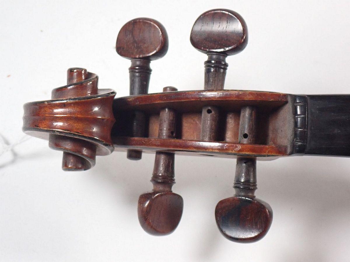 An early 20th century French violin by Francois Barzoni with label 'Manufacture special de la Maison - Image 9 of 13