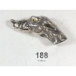 A silver novelty hogs head walking cane handle, 34g, 6.5cm long