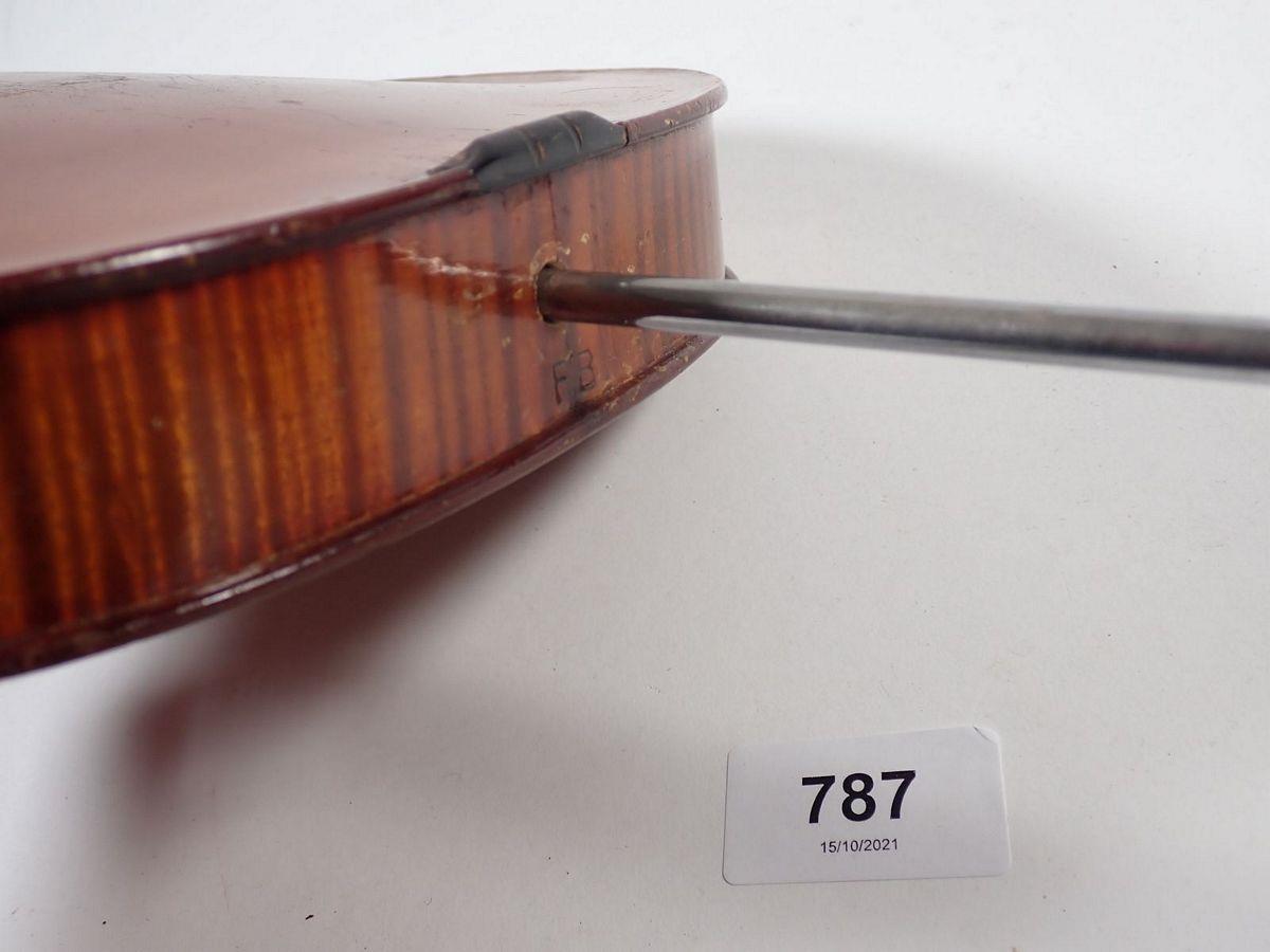An early 20th century French violin by Francois Barzoni with label 'Manufacture special de la Maison - Image 8 of 13