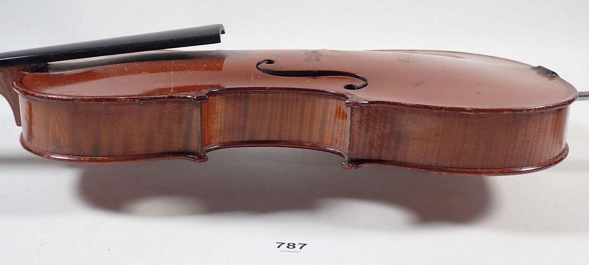 An early 20th century French violin by Francois Barzoni with label 'Manufacture special de la Maison - Image 7 of 13