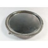 A silver salver, London 1837 by Barnards, 20cm diameter, 362g