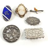 Two late Victorian silver brooches to include a 'Mizpah' brooch (a/f), a 19th century yellow metal
