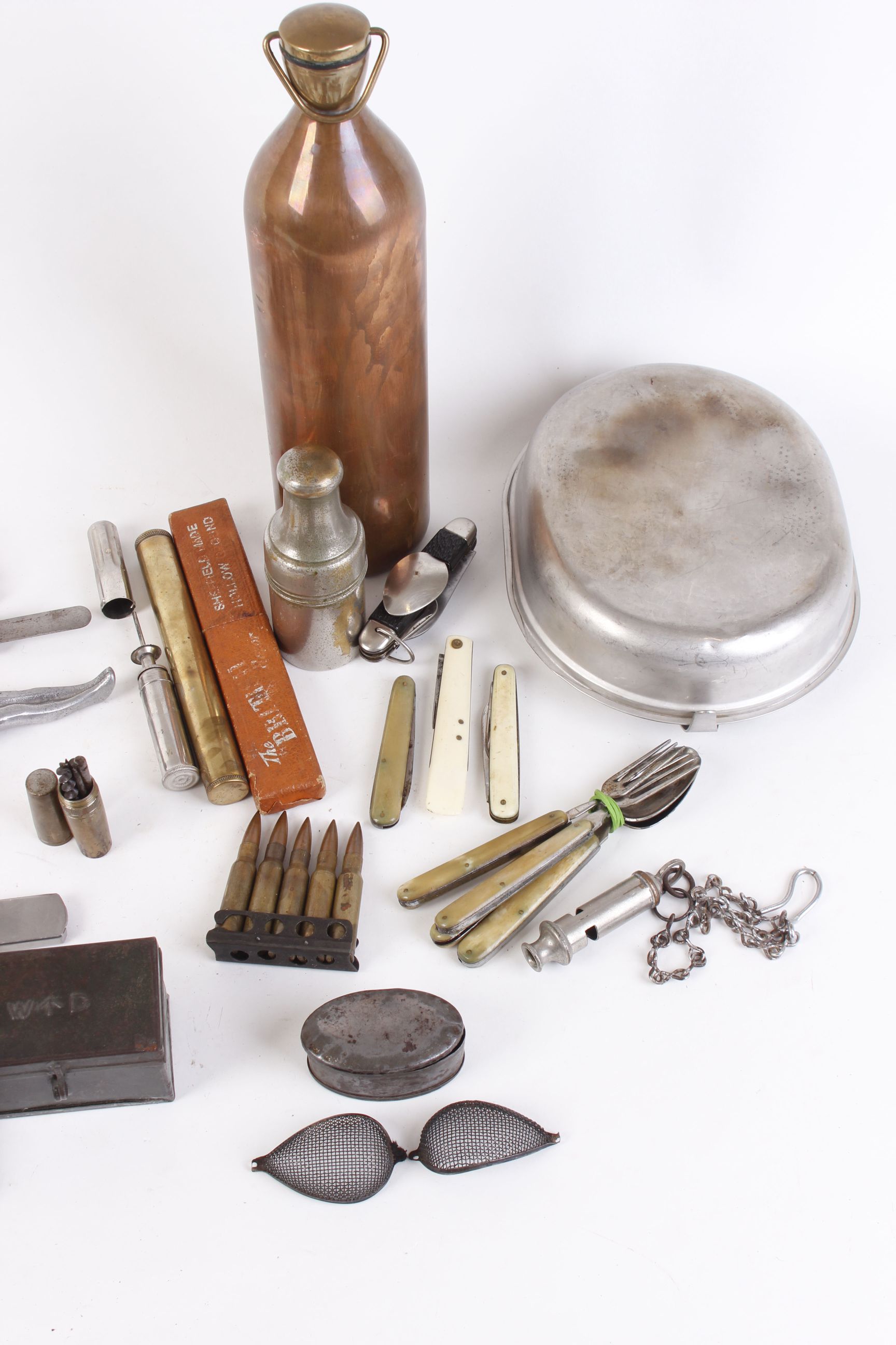 Mixed militaria to include leather cased binoculars, copper and brass water flask, mess tin and - Image 6 of 7