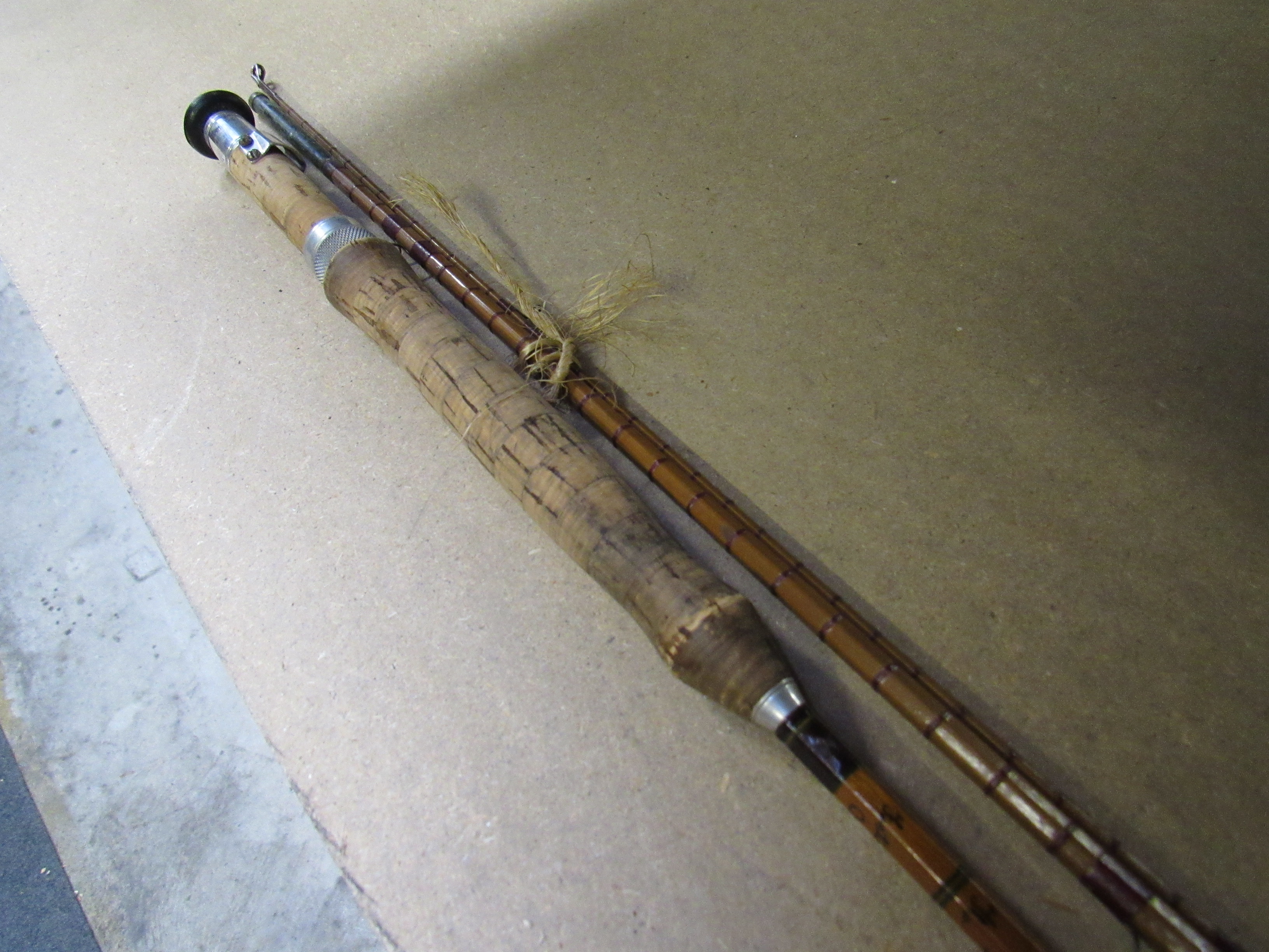 22 assorted fishing rods in slips incl. Shakespeare Mustang Beachcaster, and others - Image 8 of 13