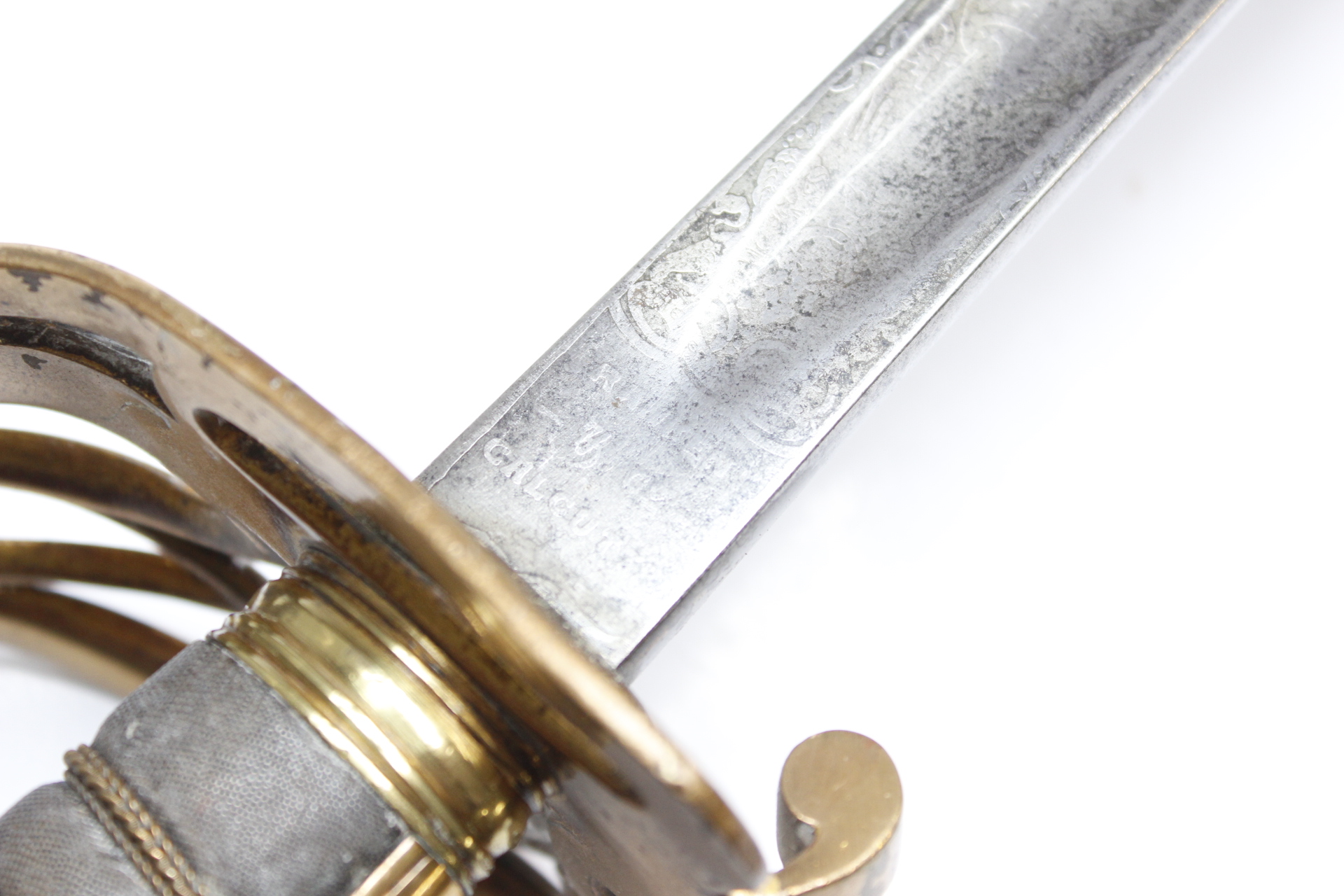 British Pattern 1845 Indian Officer's sword, 32½ ins single edged fullered and etched blade, the ric - Image 5 of 5