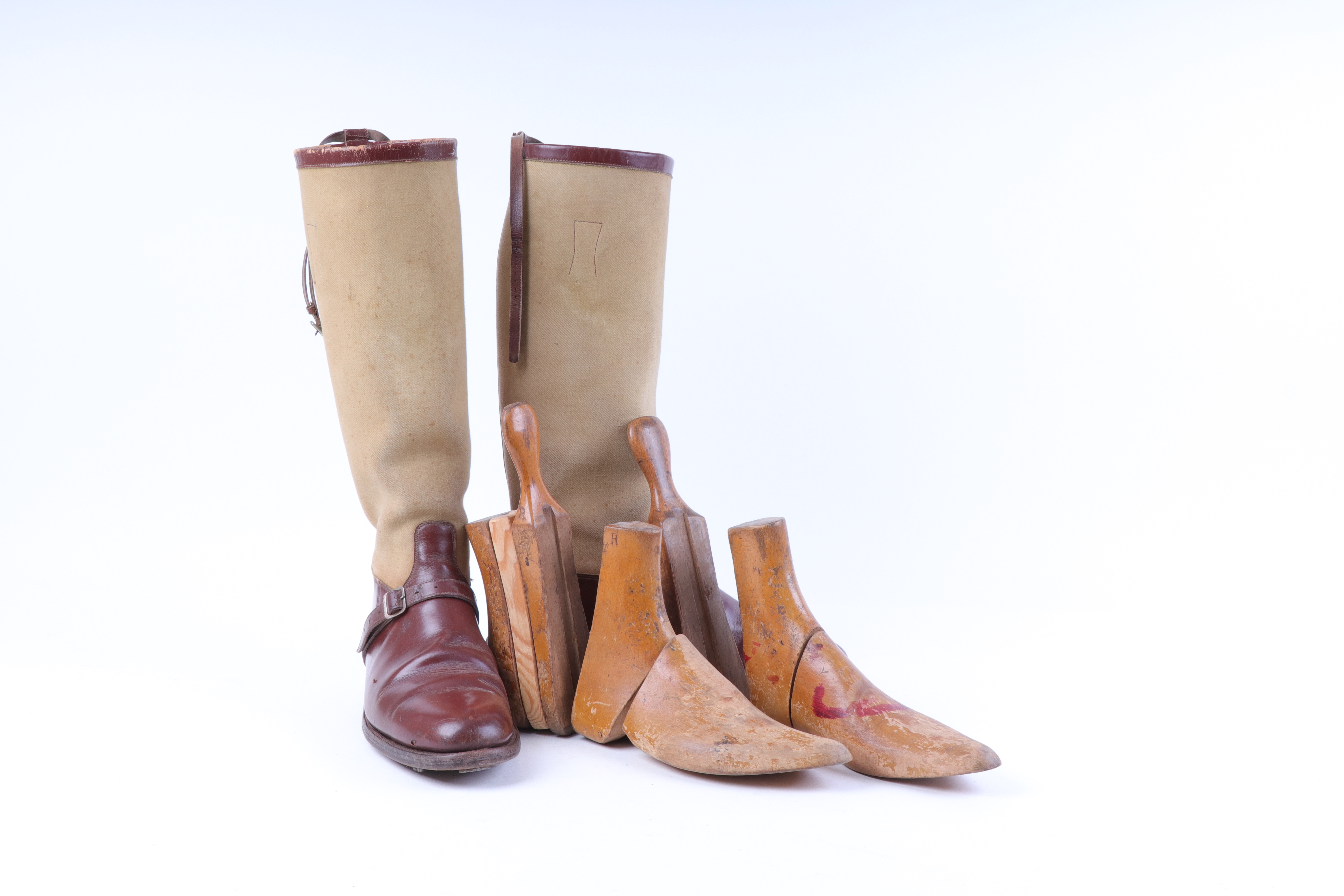 Pair of vintage hob-nail riding boots, brown leather and canvas, with a pair of boot trees (size 8) - Image 4 of 4