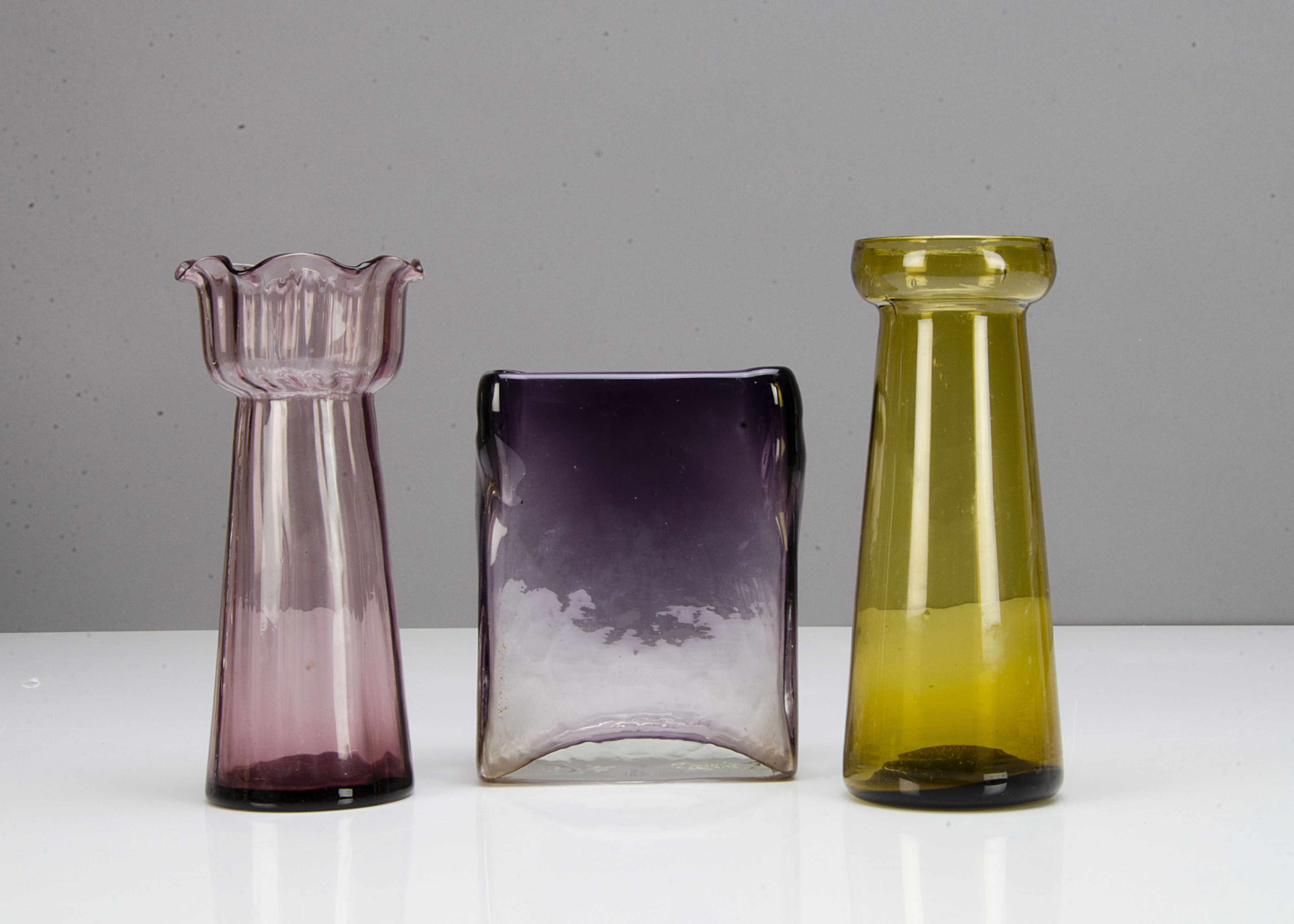 A contemporary mauve hand blown square vase, 15cm high x 12cm wide x 6cm deep together with a - Image 2 of 3