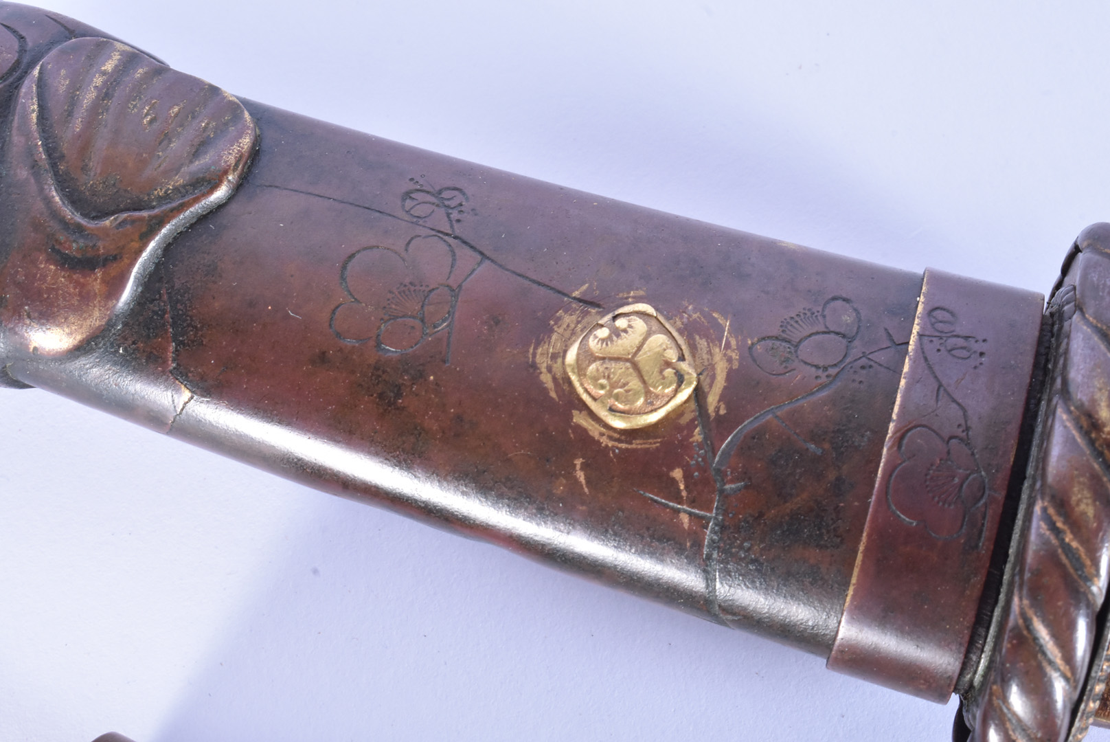A Meiji Period one piece Tanto, having oil tempered blade, 22cm, having two Horimono of male - Image 3 of 8
